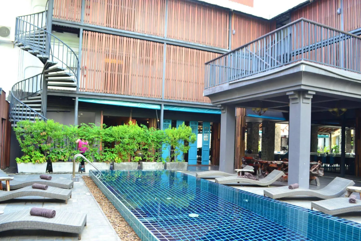 Lap Roi Karon Beachfront
