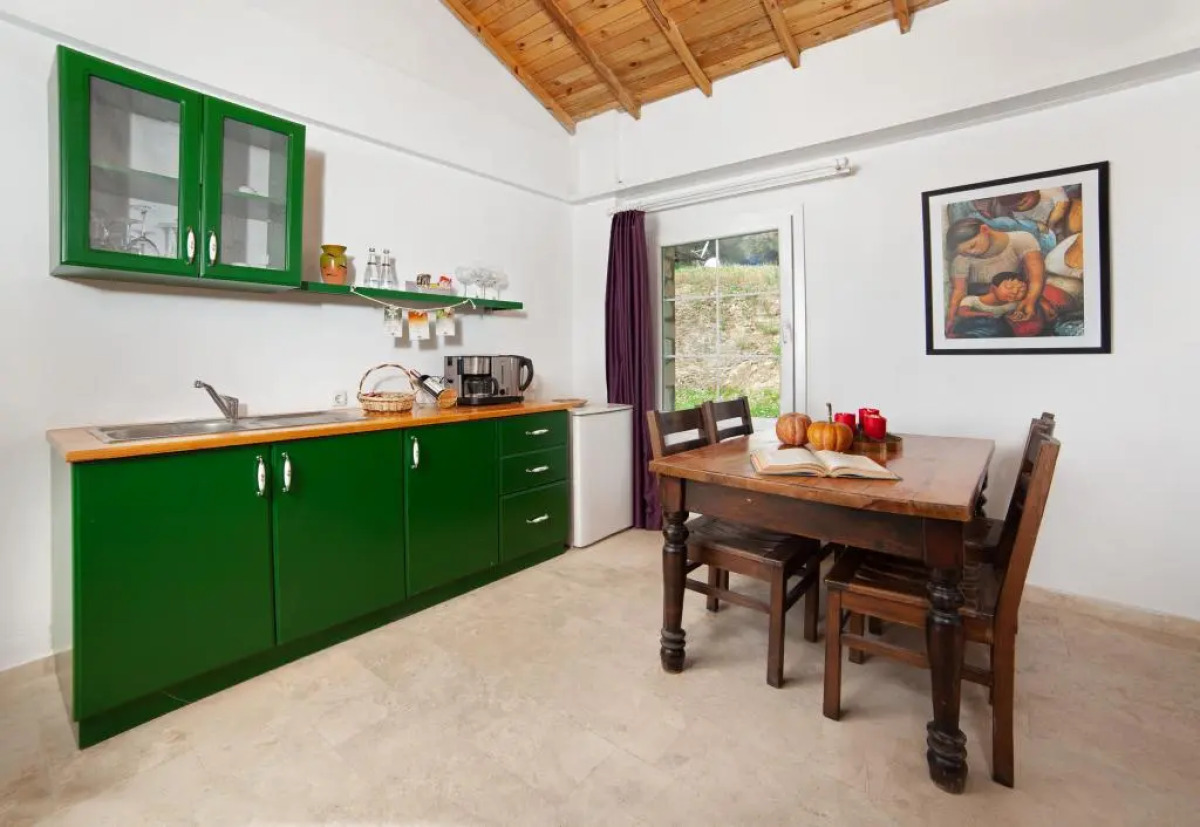 Vinifera Vineyards Hotel