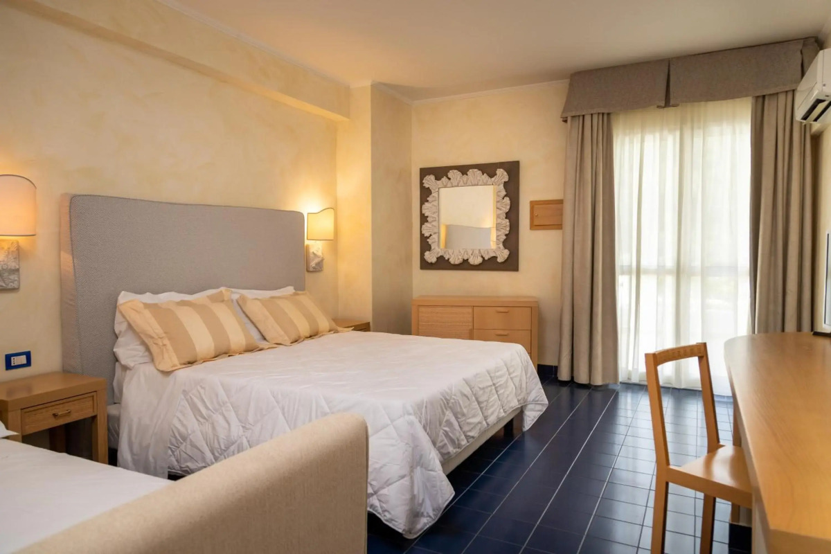 Hotel Baia Dei Faraglioni