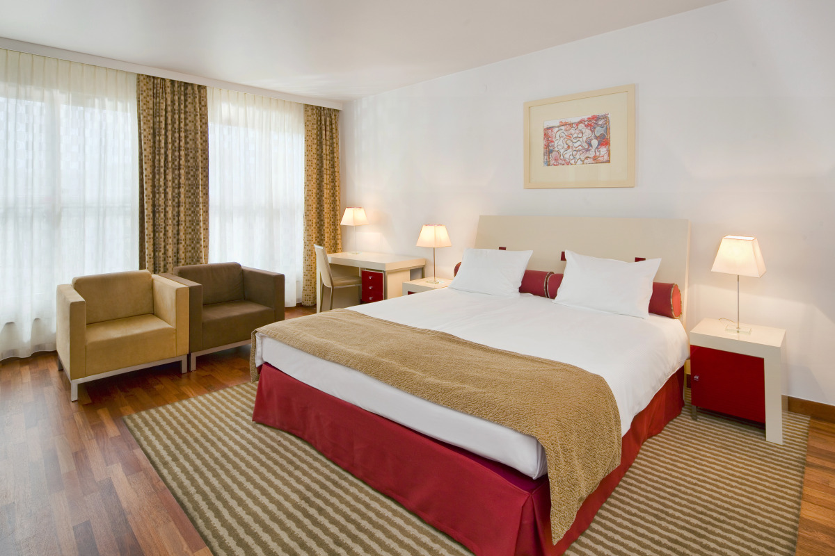 Mamaison Residence Diana