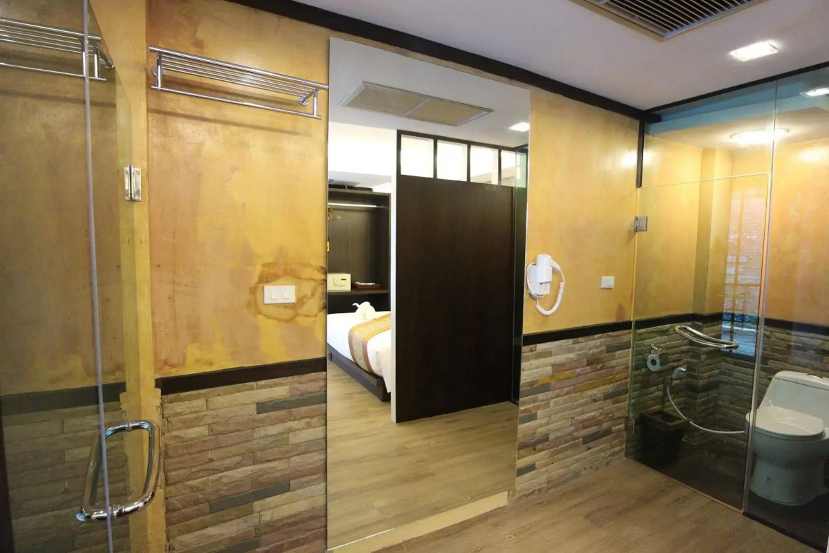 Phi Phi Nice Beach Hotel Hip