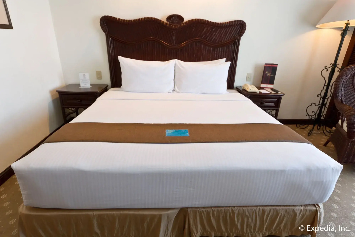 Waterfront Airport Hotel & Casino