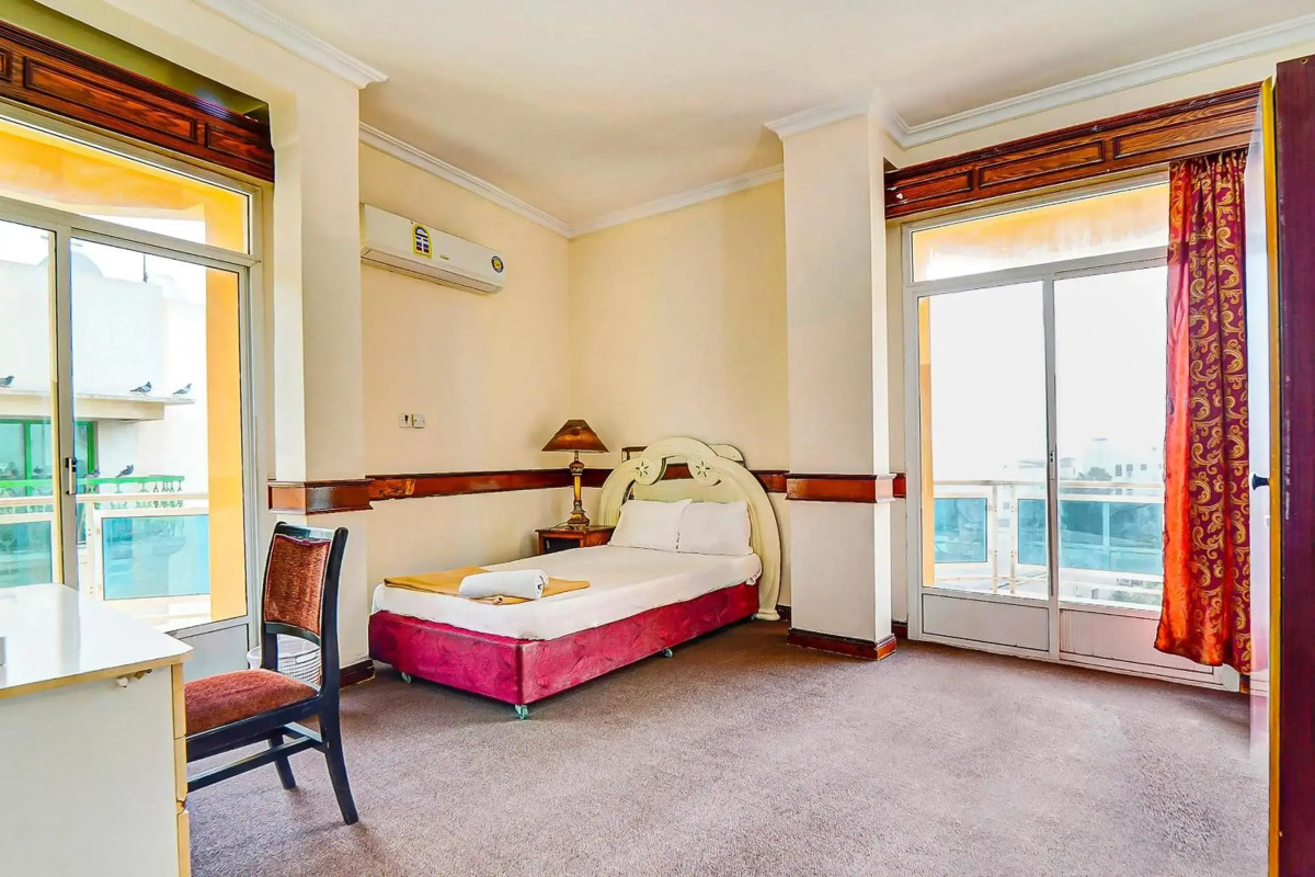 OYO 120 Concord International Hotel