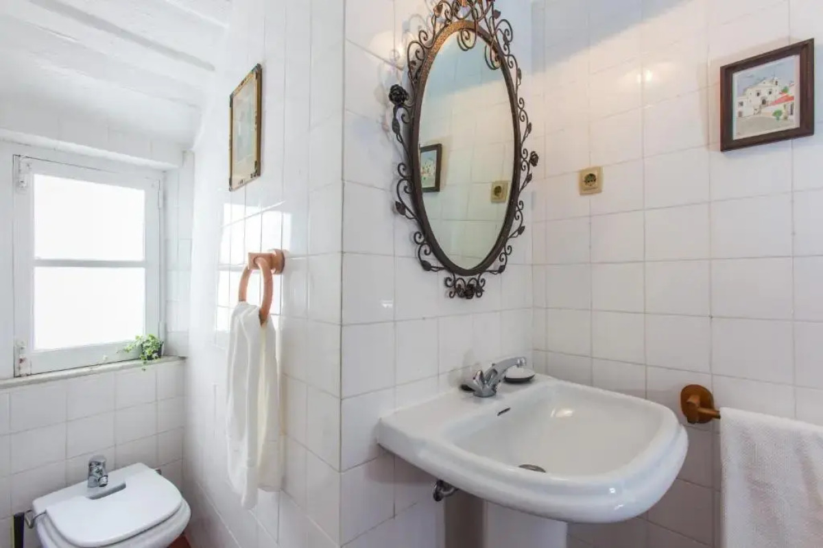 Alfama Sunny & Typical Apartment, By TimeCooler