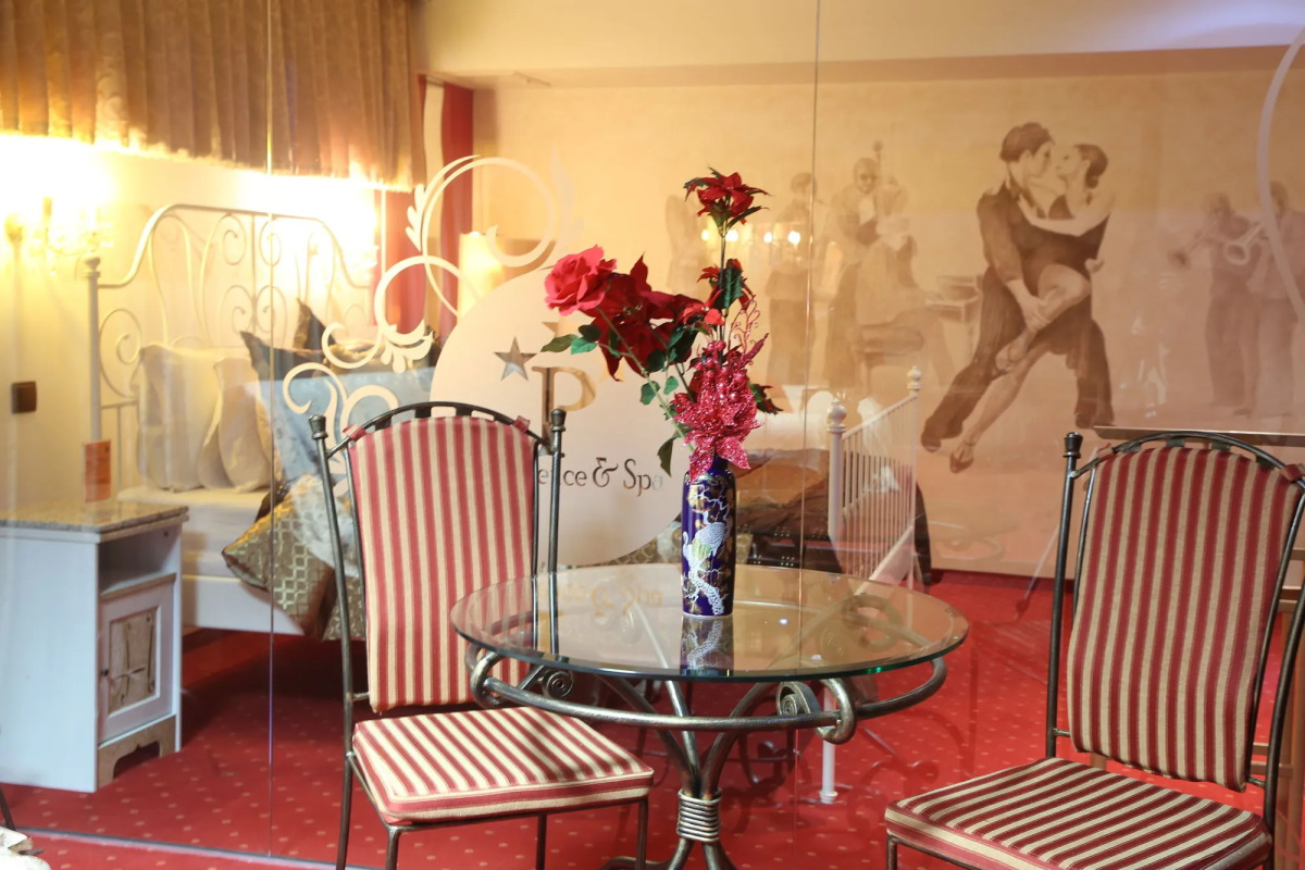 Grand Pier Hotel Old Town