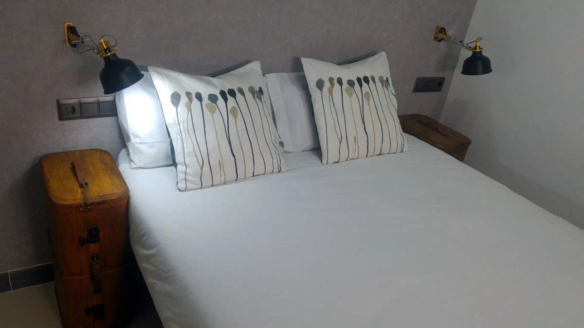 The Lights City Rooms