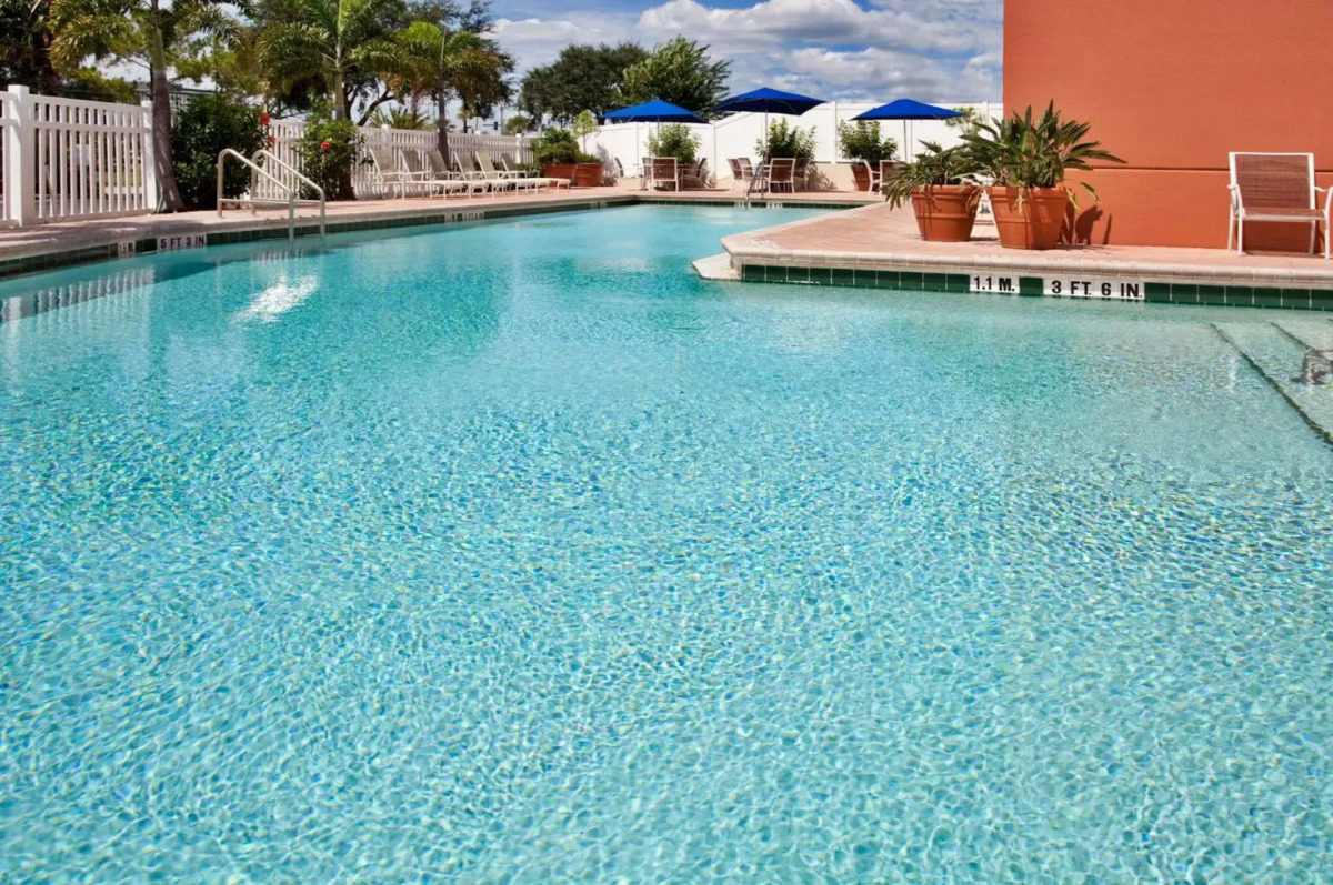 Holiday Inn Express & Suites Nearest Universal Orlando by IHG