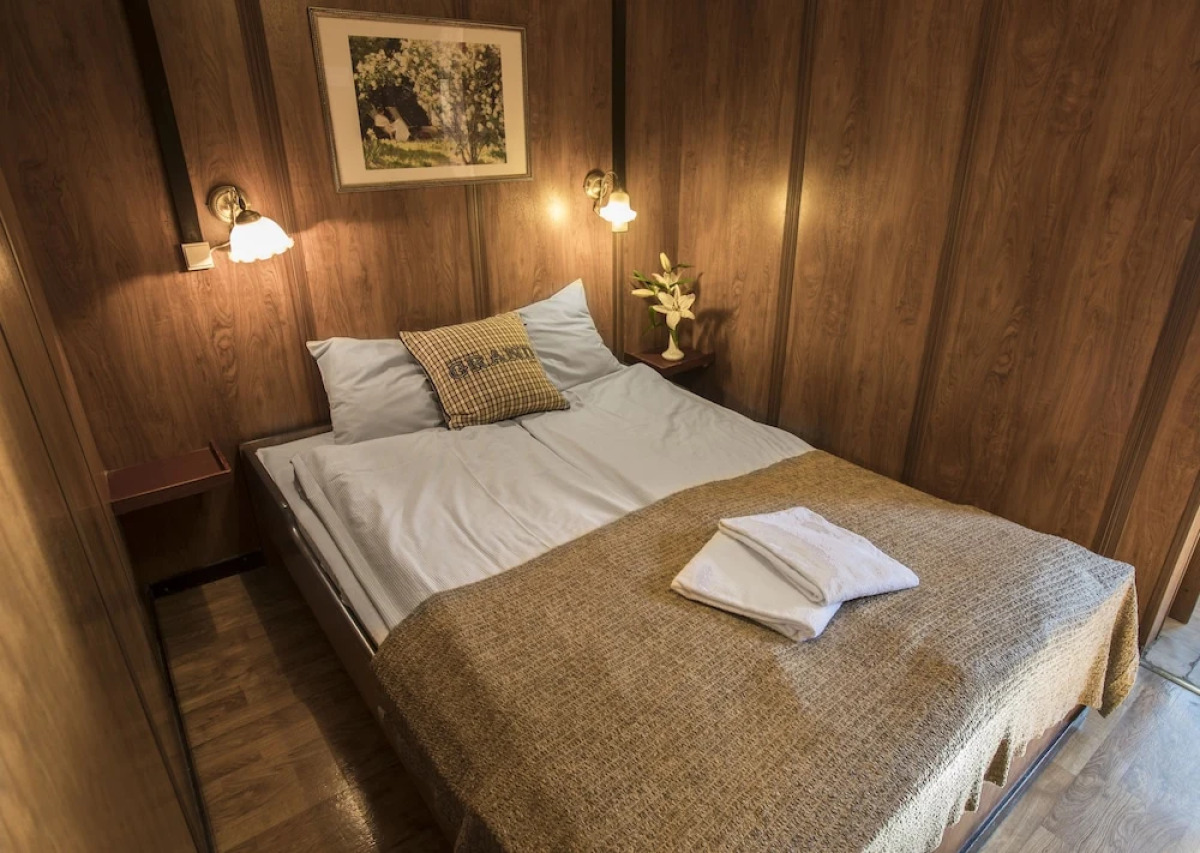 MS Birger Jarl - Hotel & Hostel