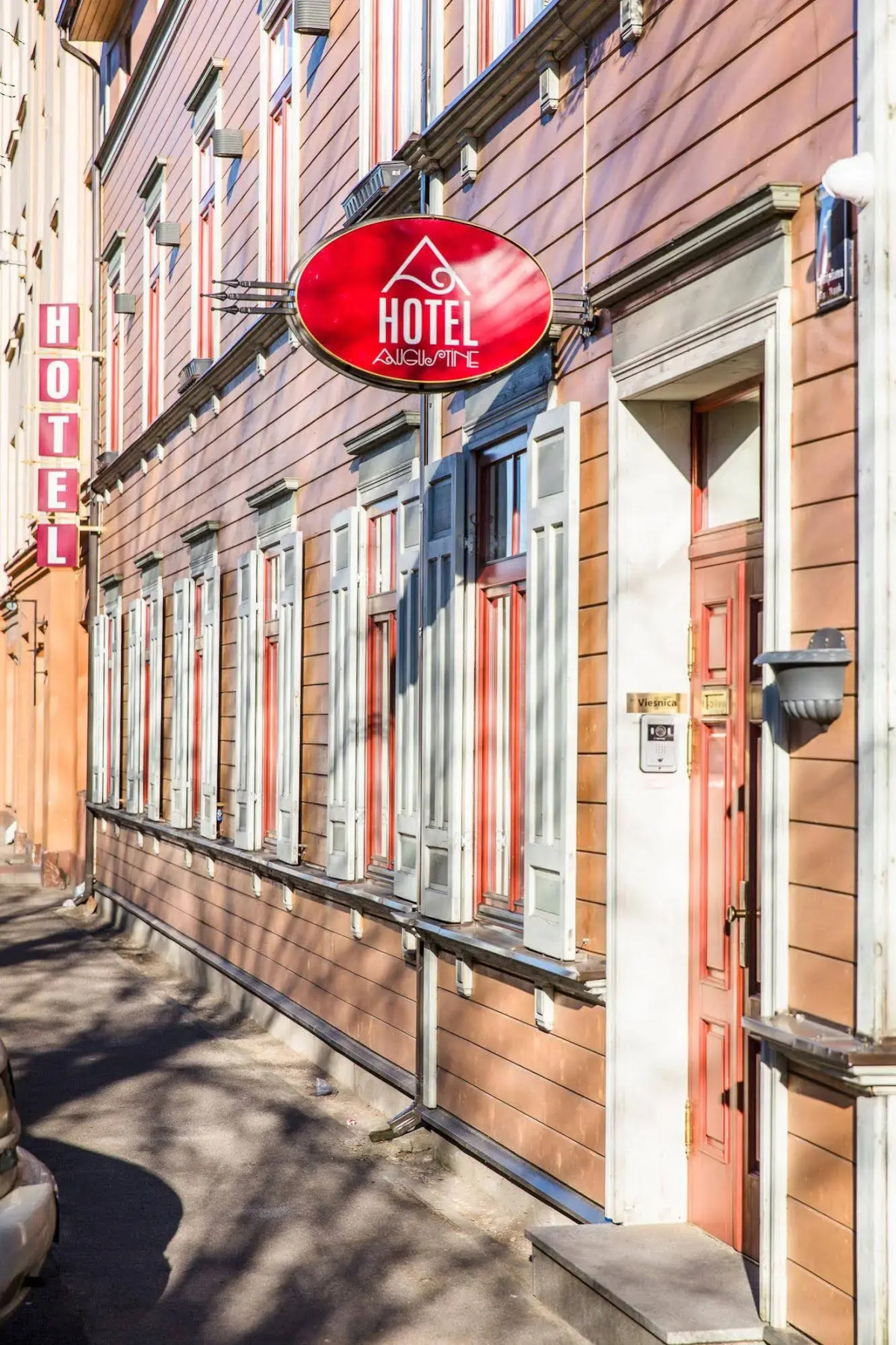 Отель Augustine