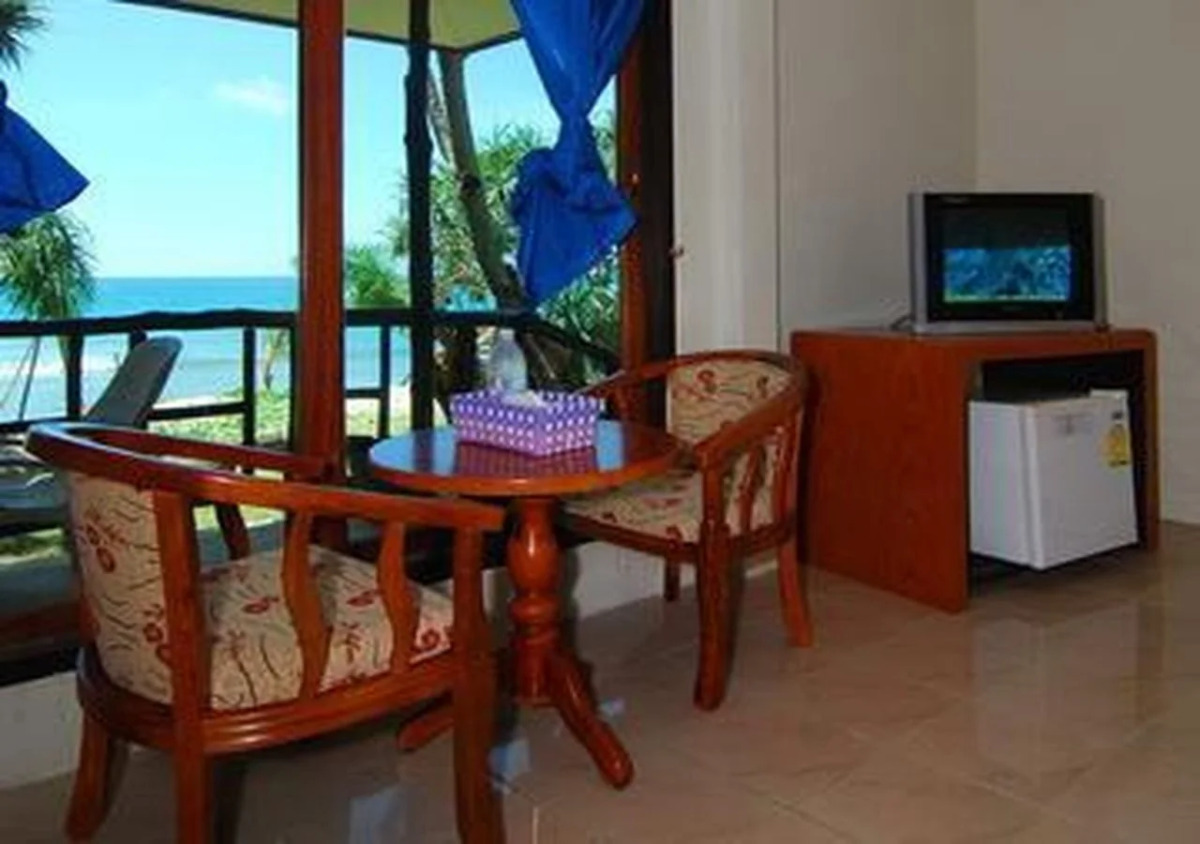 Lanta Nice Beach Resort