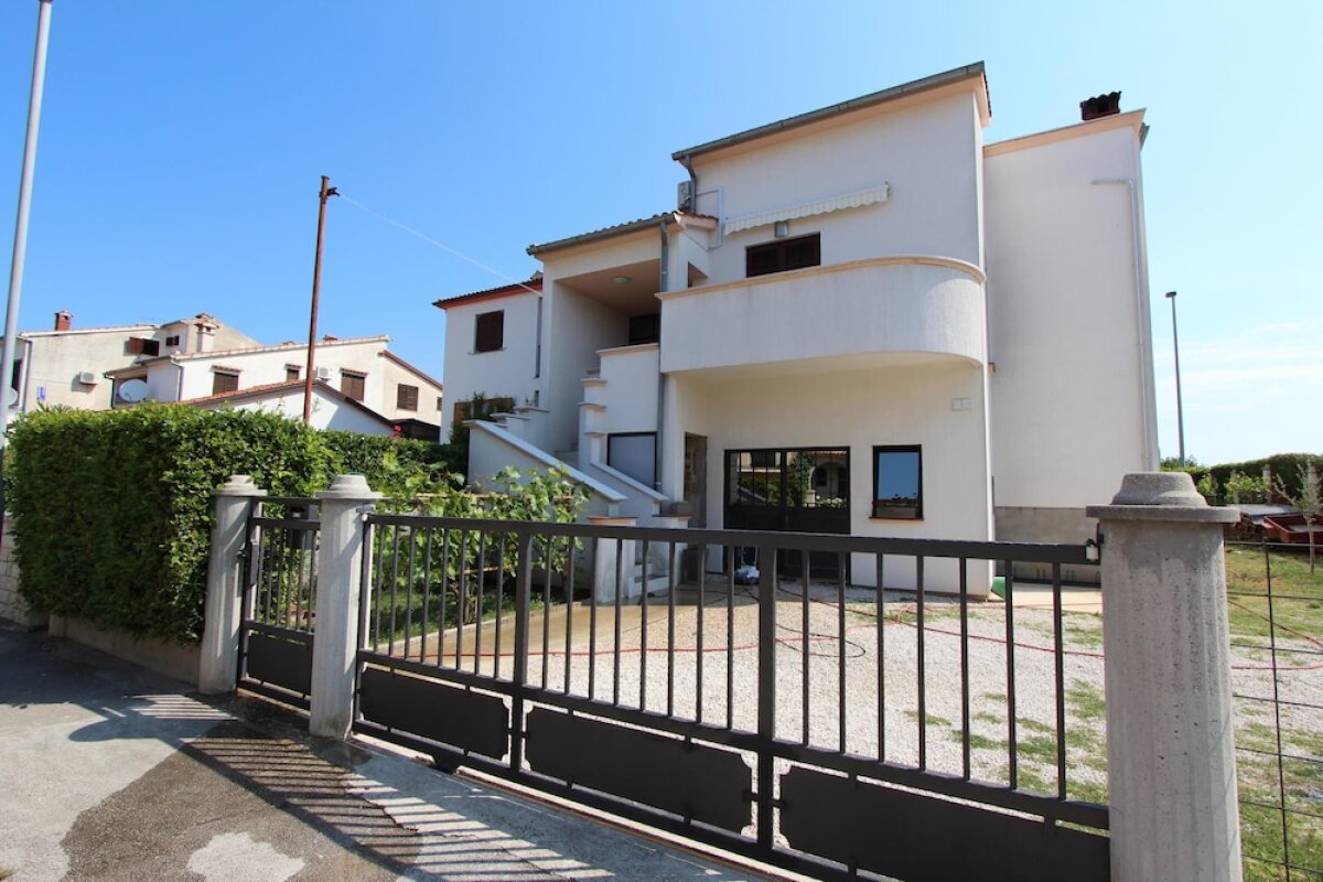 Rooms and Apartment Luana