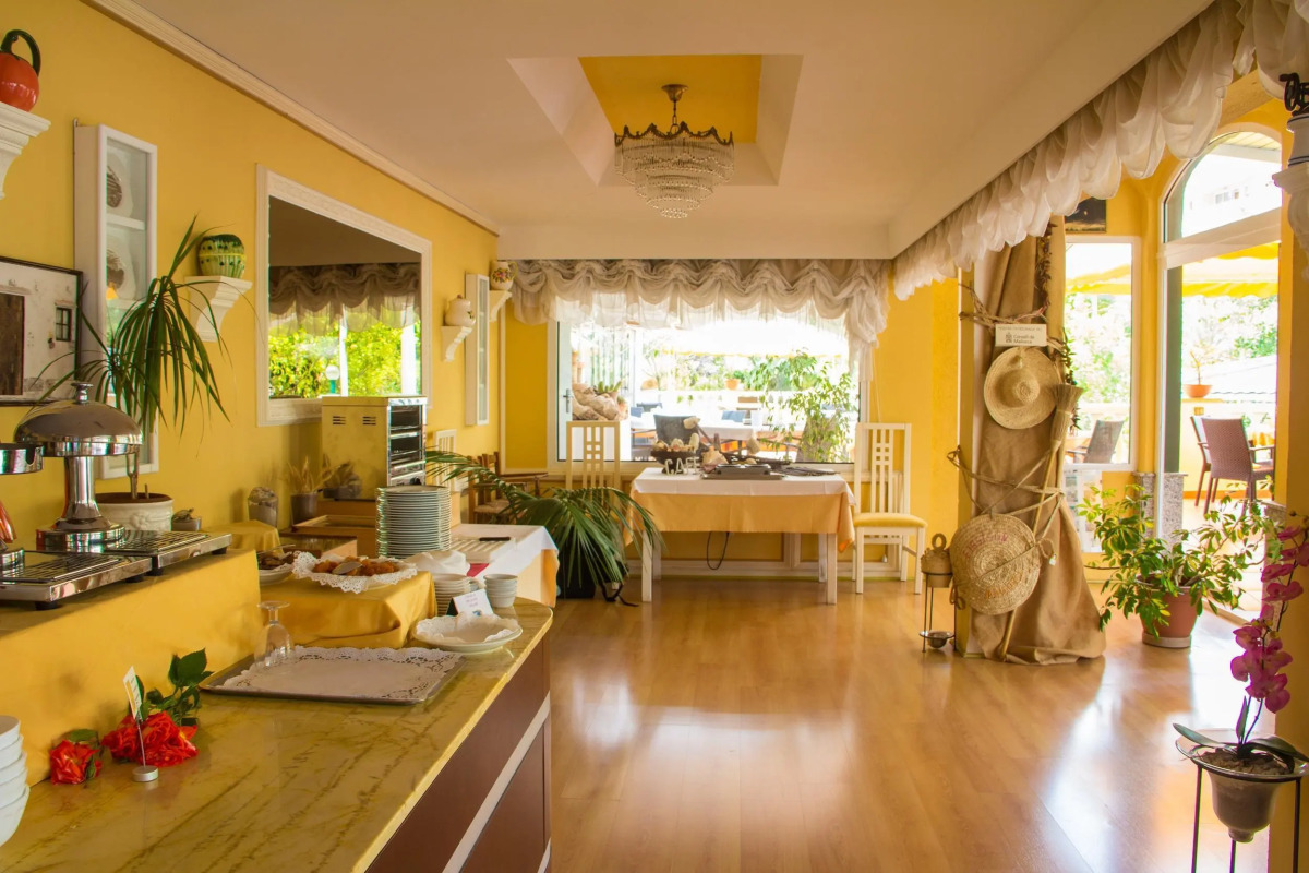 Universal Apartamentos Laguna Garden