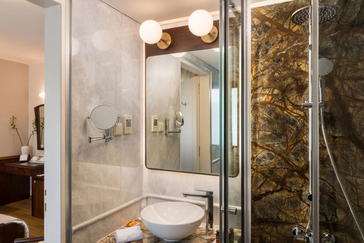 Avra City Boutique Hotel