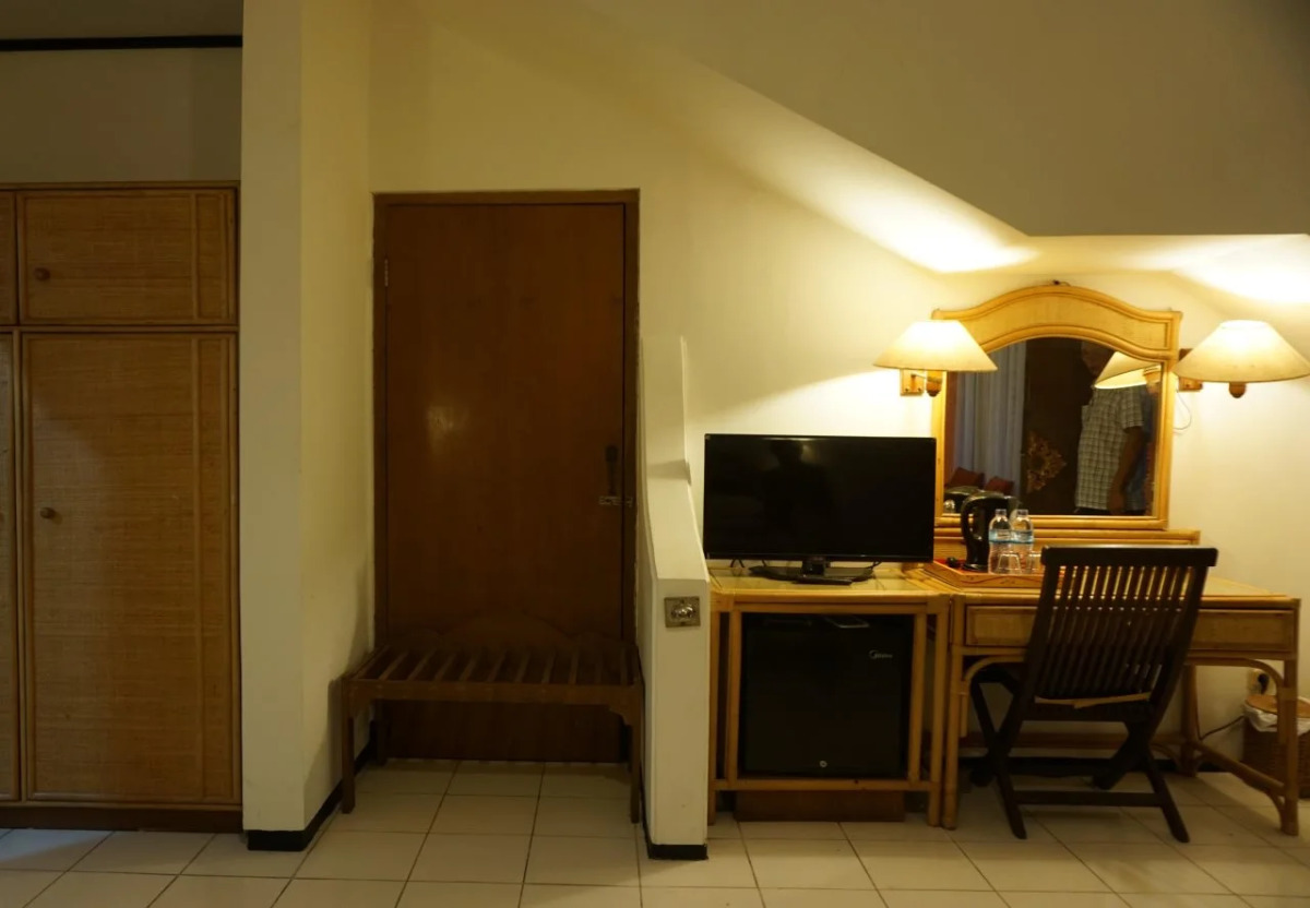 Puri Naga Beachfront Cottages