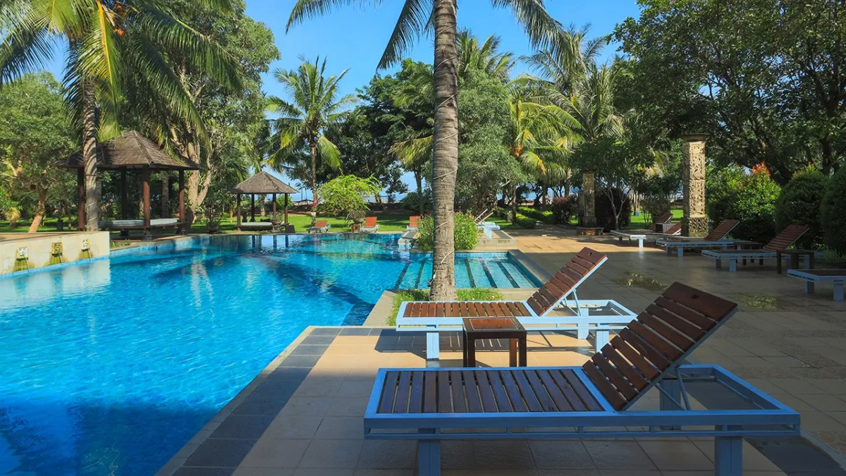 The Jayakarta Suite Komodo Flores