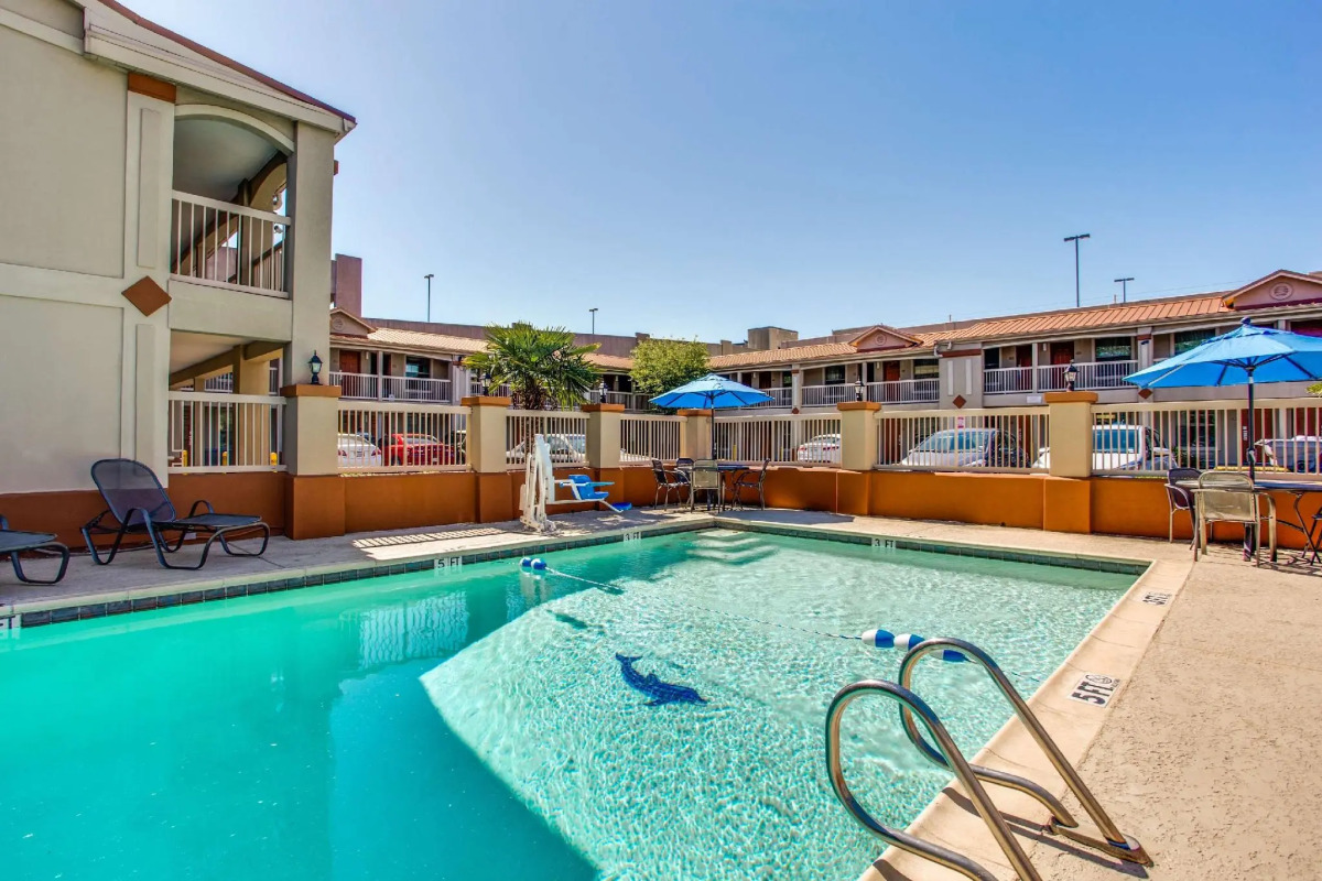 Quality Inn & Suites Dallas - Cityplace