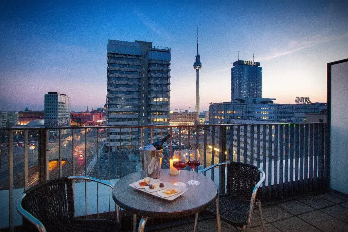 Отель Premier Inn Berlin Alexanderplatz