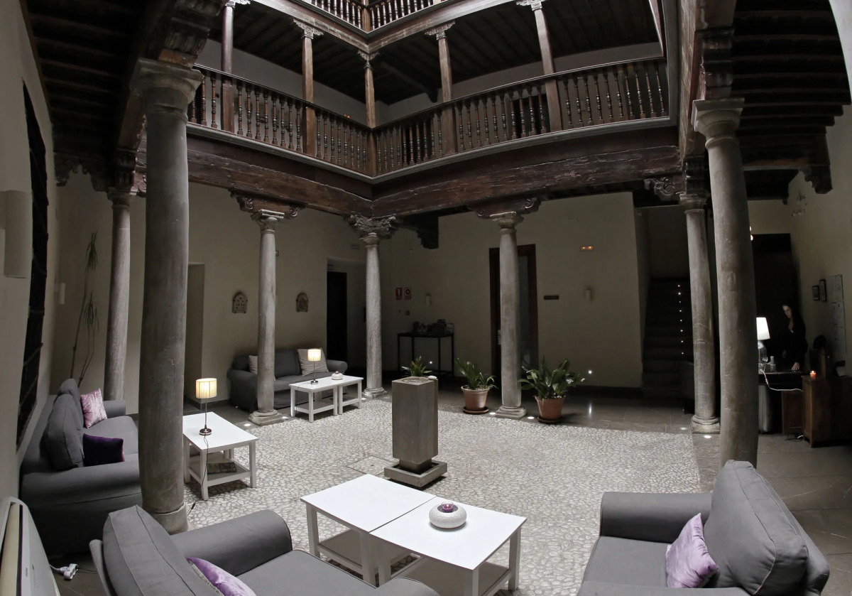 Shine Albayzín Hotel