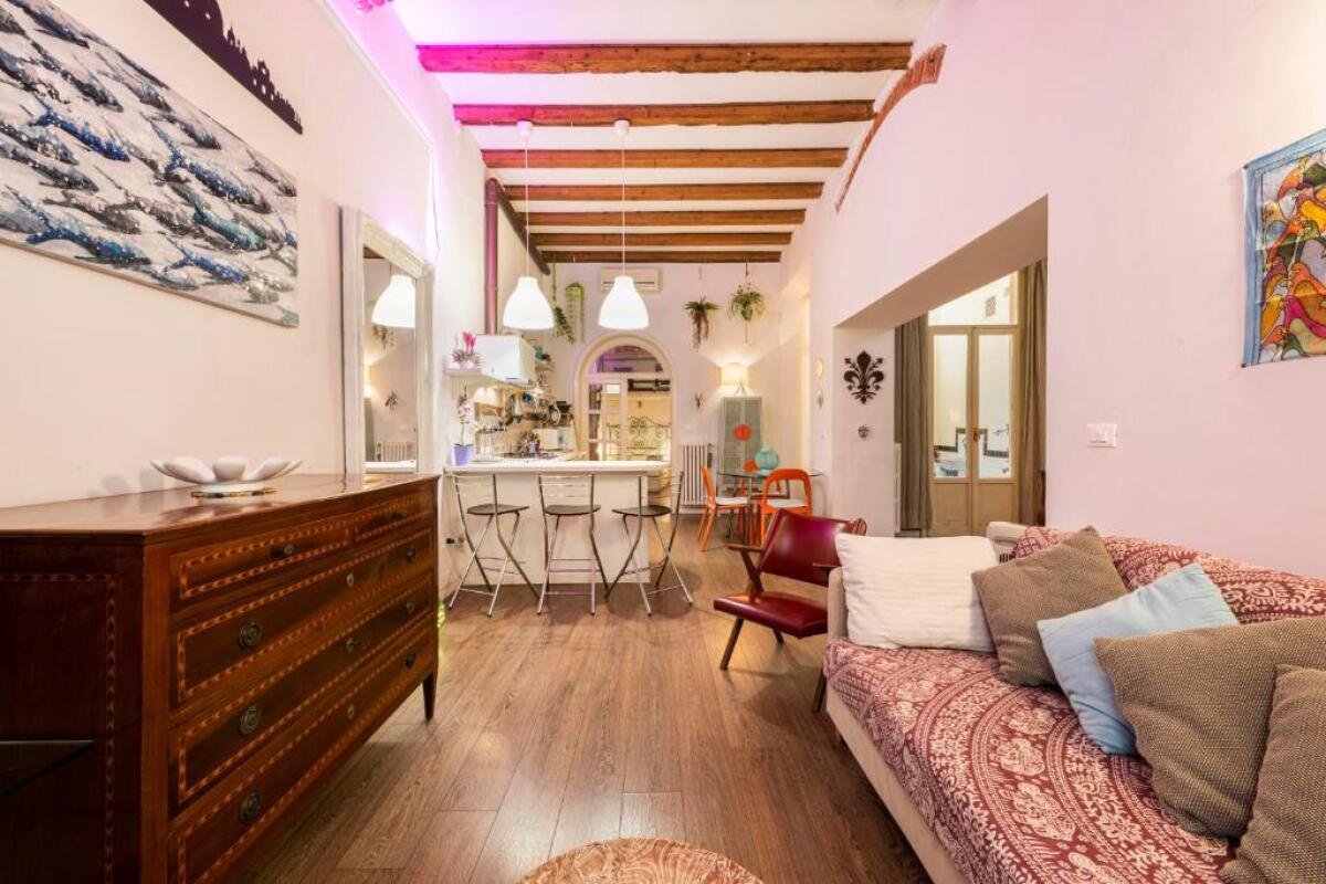 Florence Hideaway by Mmega