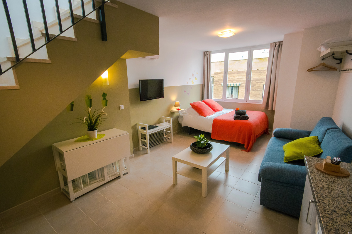 Holidays2Malaga Juan de Mena Apartments