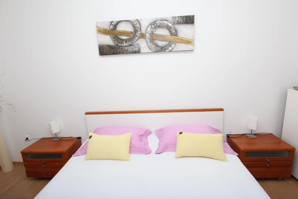 Rooms and Apartment Luana