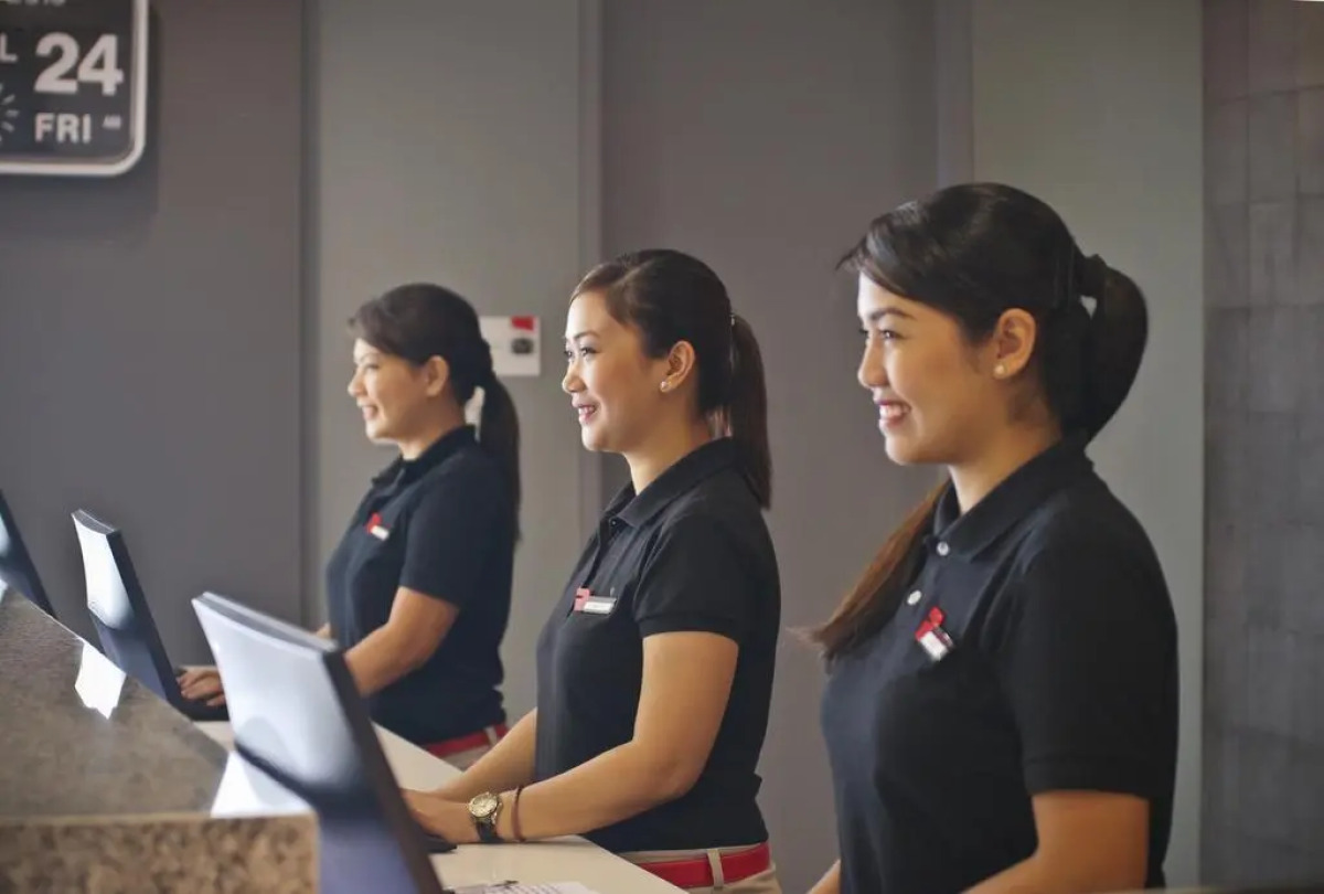 Red Planet Makati Amorsolo