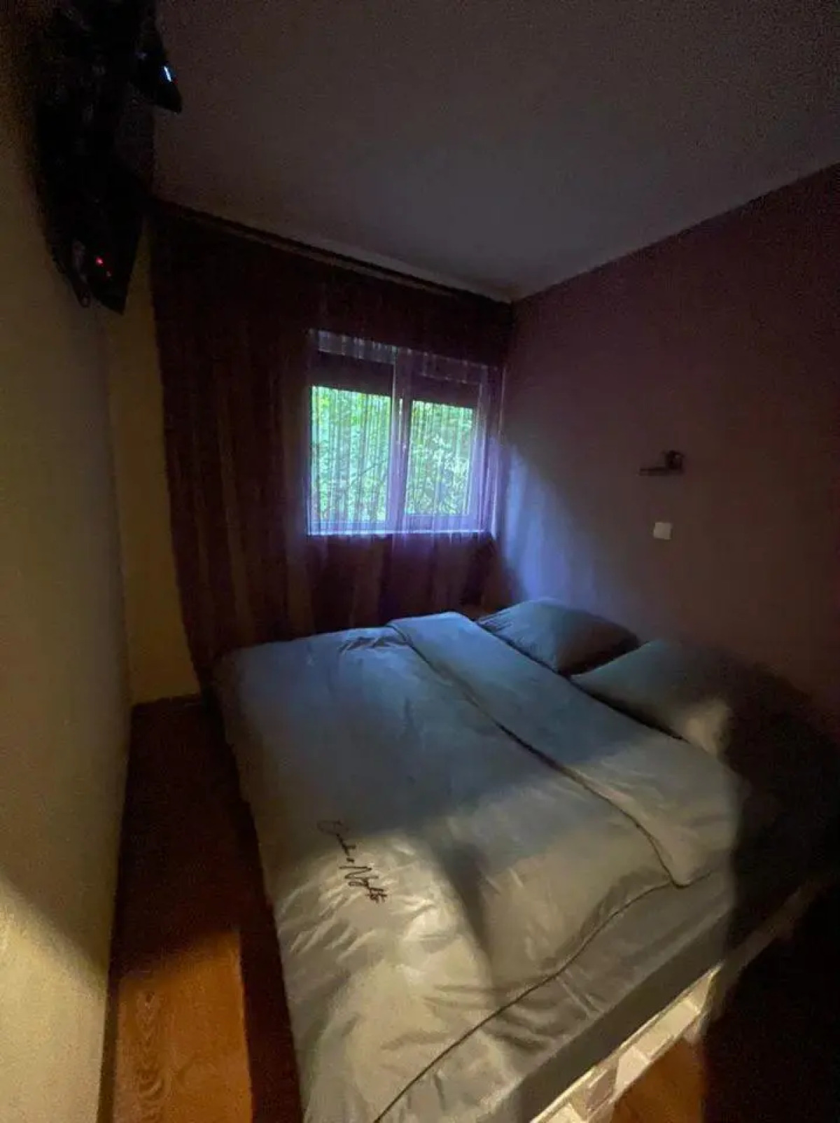 Загородный дом у подножия горы