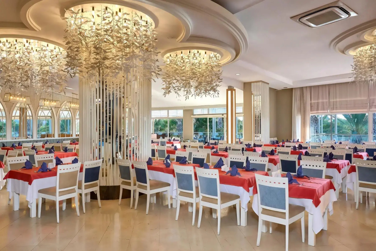 Seaden Sea World Resort & Spa