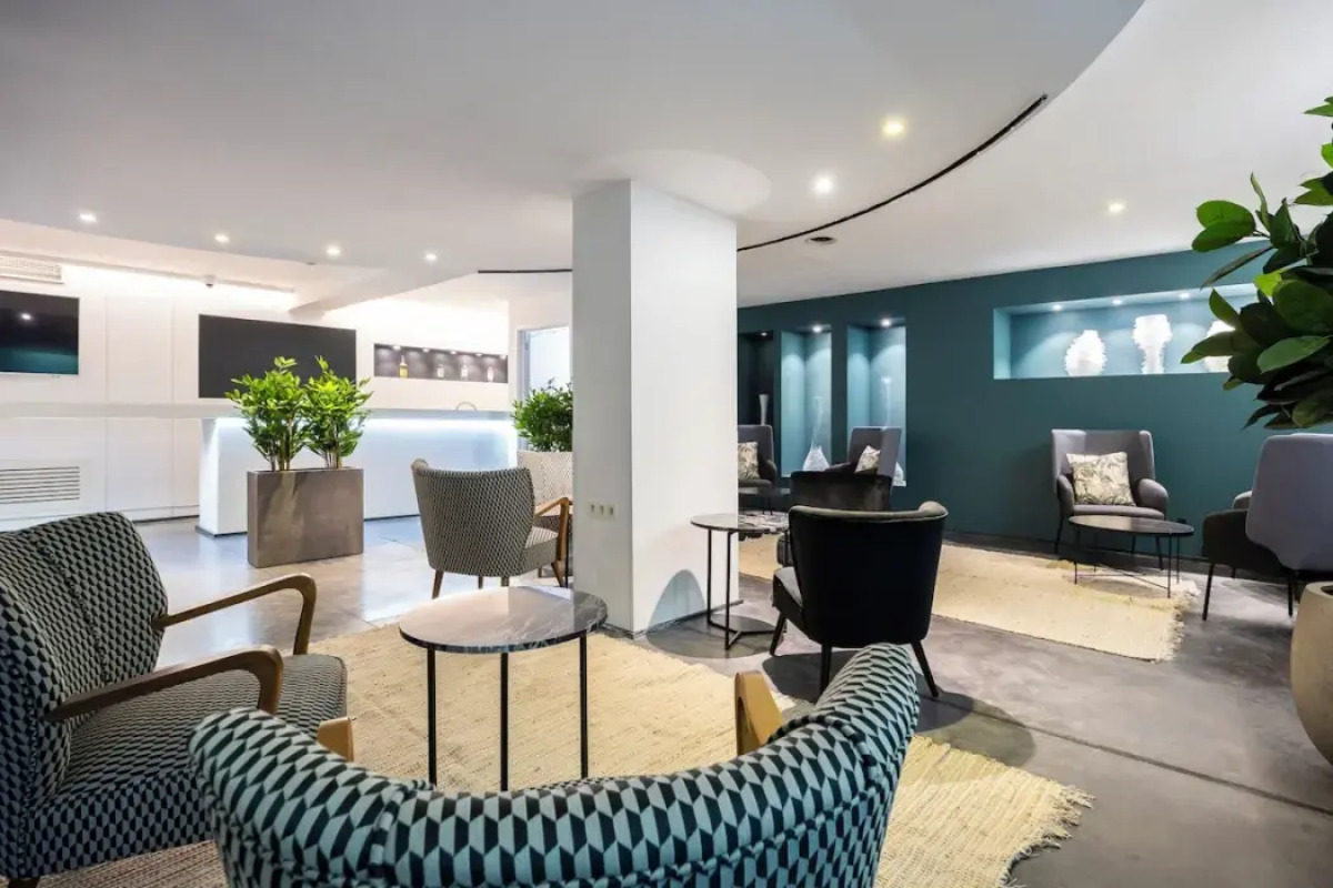 Отель Hotel Louise