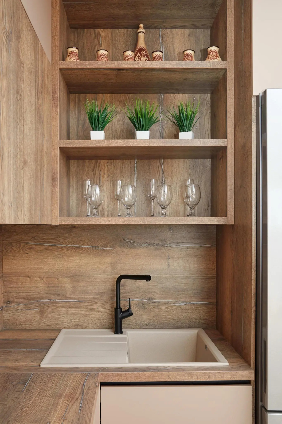 Спите как дома на улице Игоря Киртбая 28