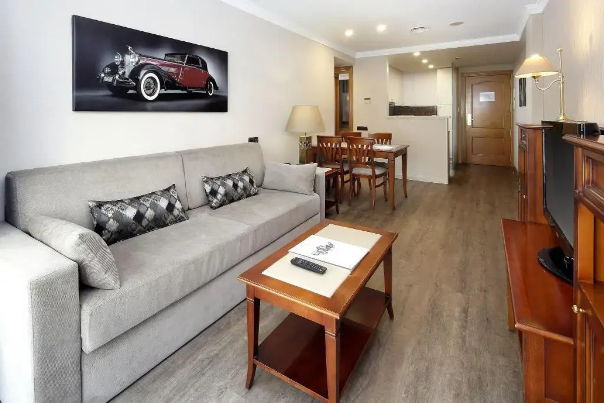 Aparthotel Hispanos 7 Suiza