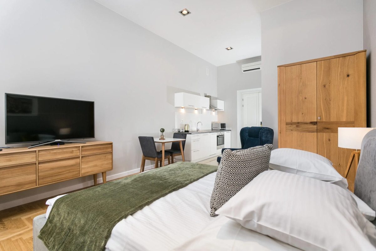 Venetian House Market Square Aparthotel