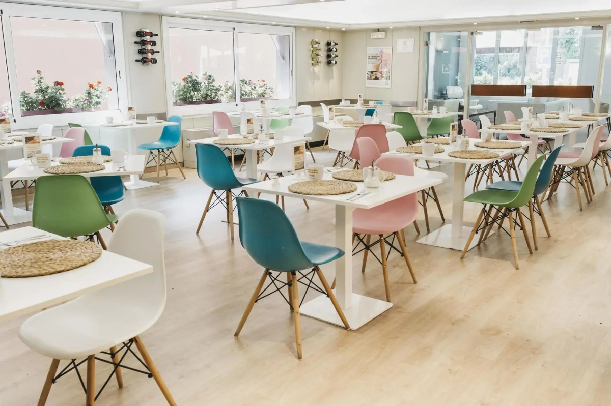 Отель Tres Torres Atiram