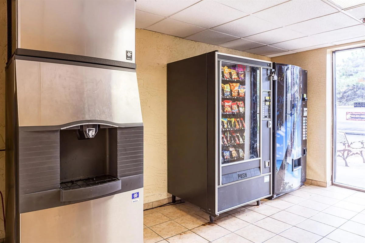 Motel 6 Milwaukee, WI - Glendale