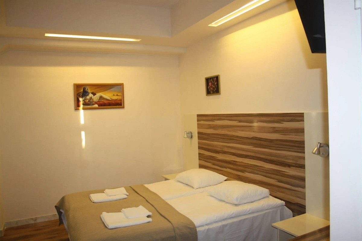 Arkadia Hotel & Hostel
