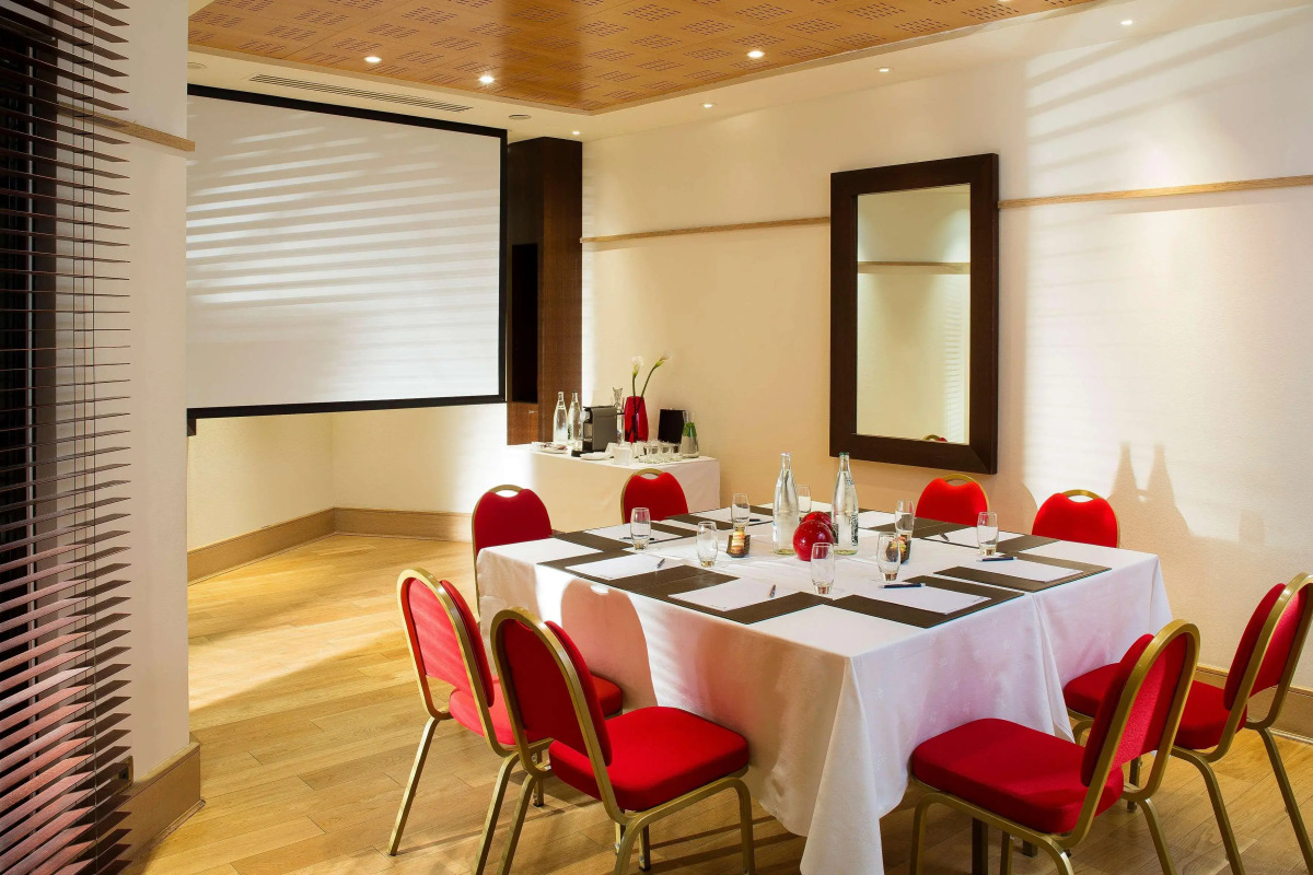 Grand Hotel Champs-Elysees