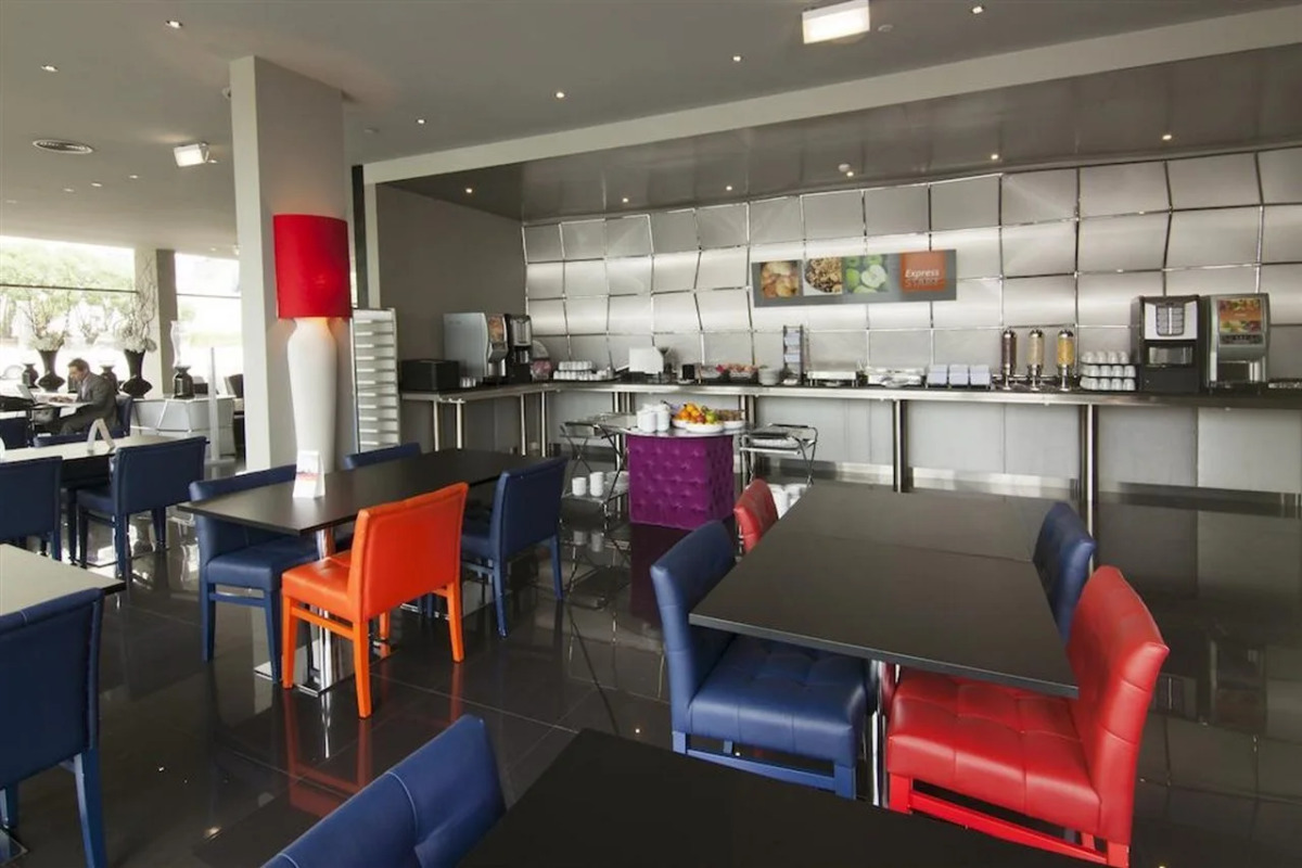 Holiday Inn Express Lisbon - Alfragide by IHG