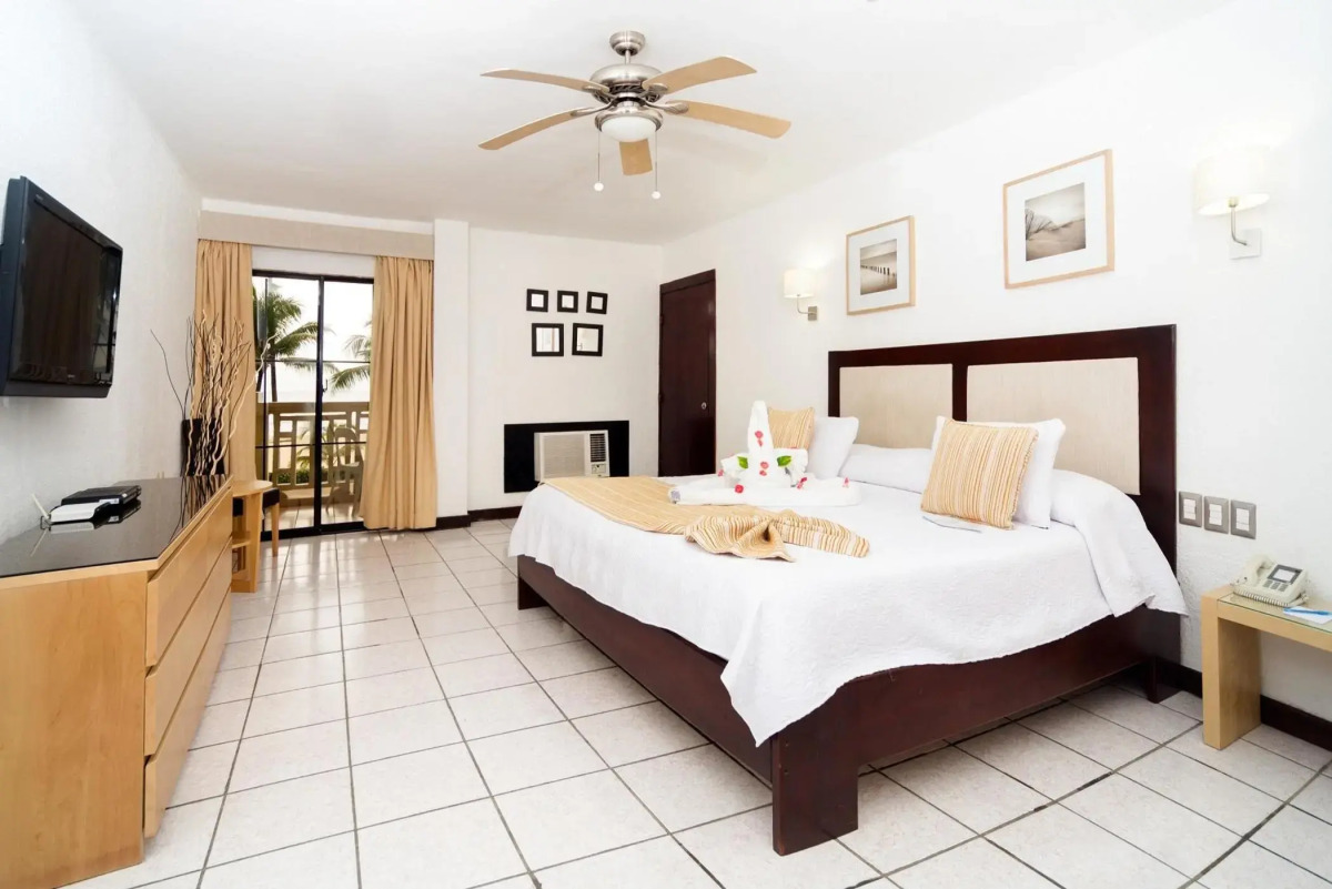 Coral Costa Caribe Beach Resort - All Inclusive