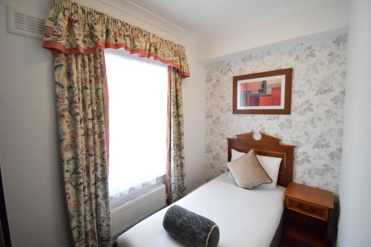 Pembridge Palace Hotel