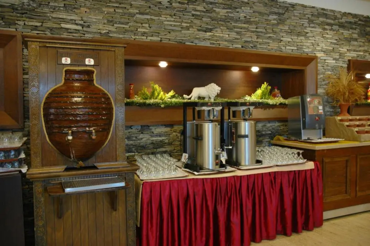 Курорт Meder Resort Hotel