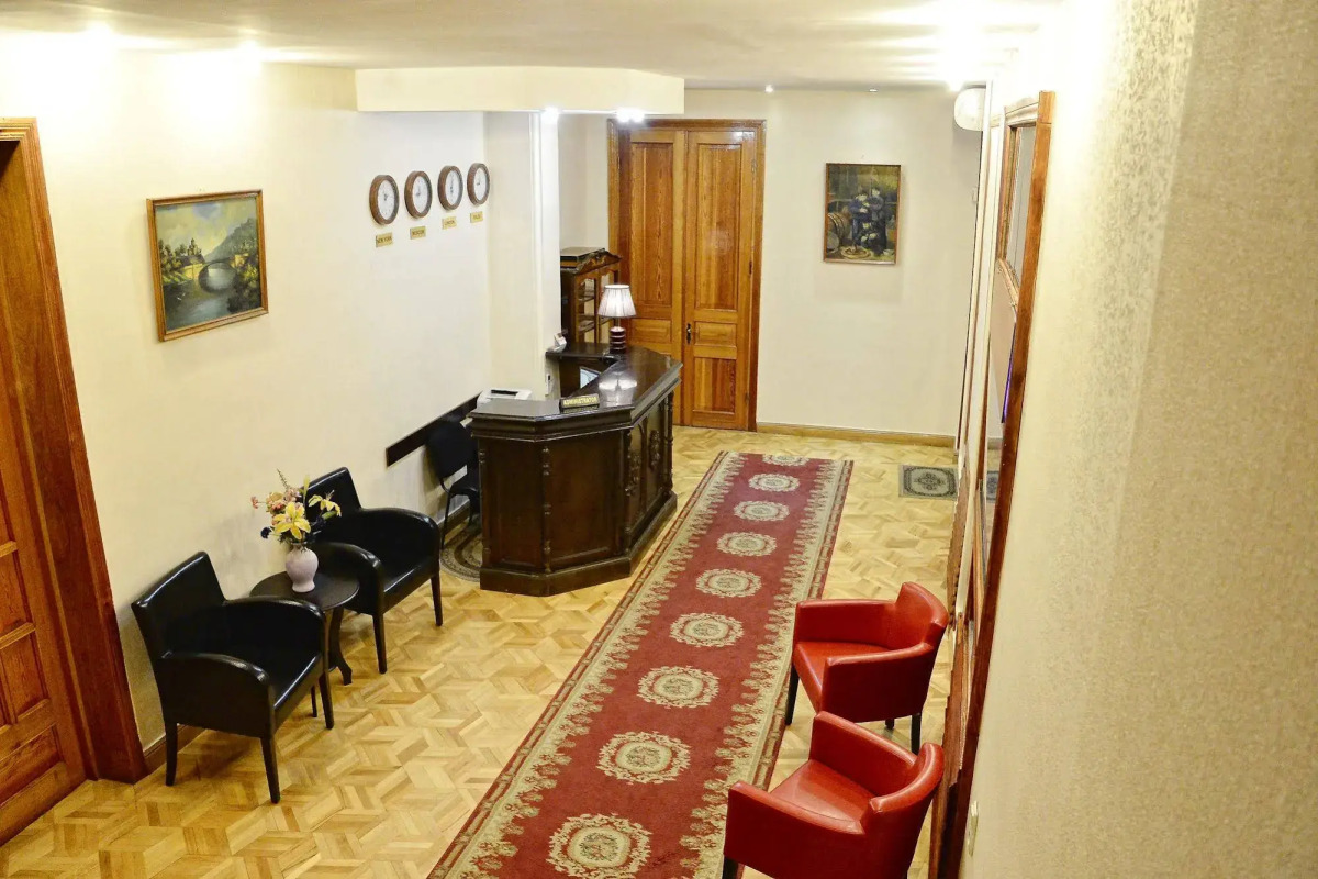 Отель Georgian House