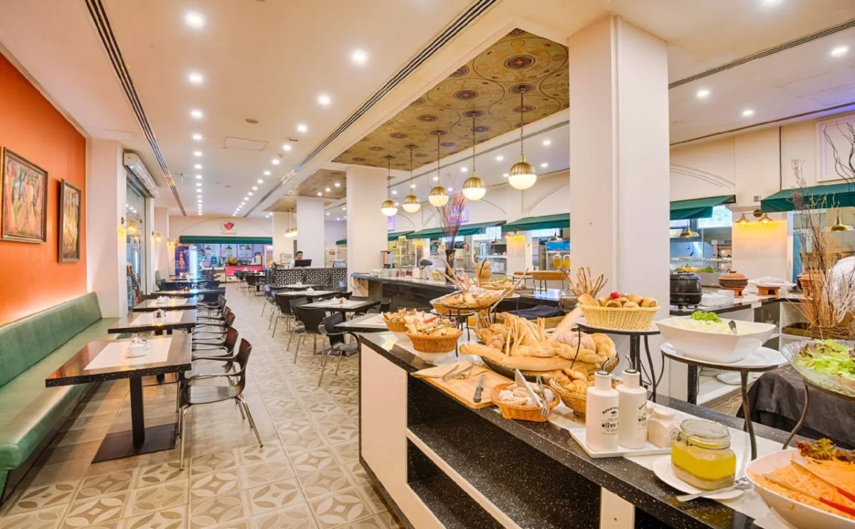 Fairway Colombo - Sri Lanka's First Hotel With Robot Technology