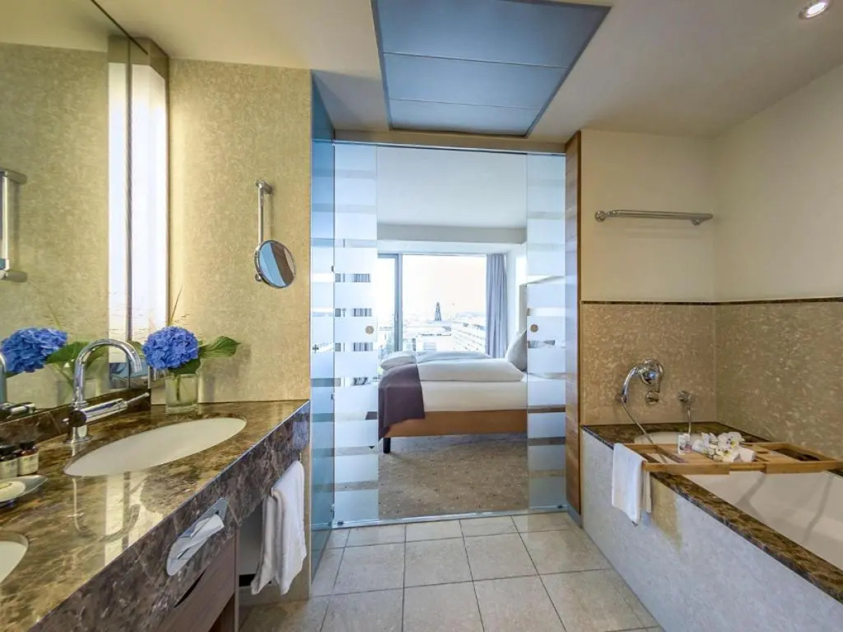 Occidental Dresden Newa