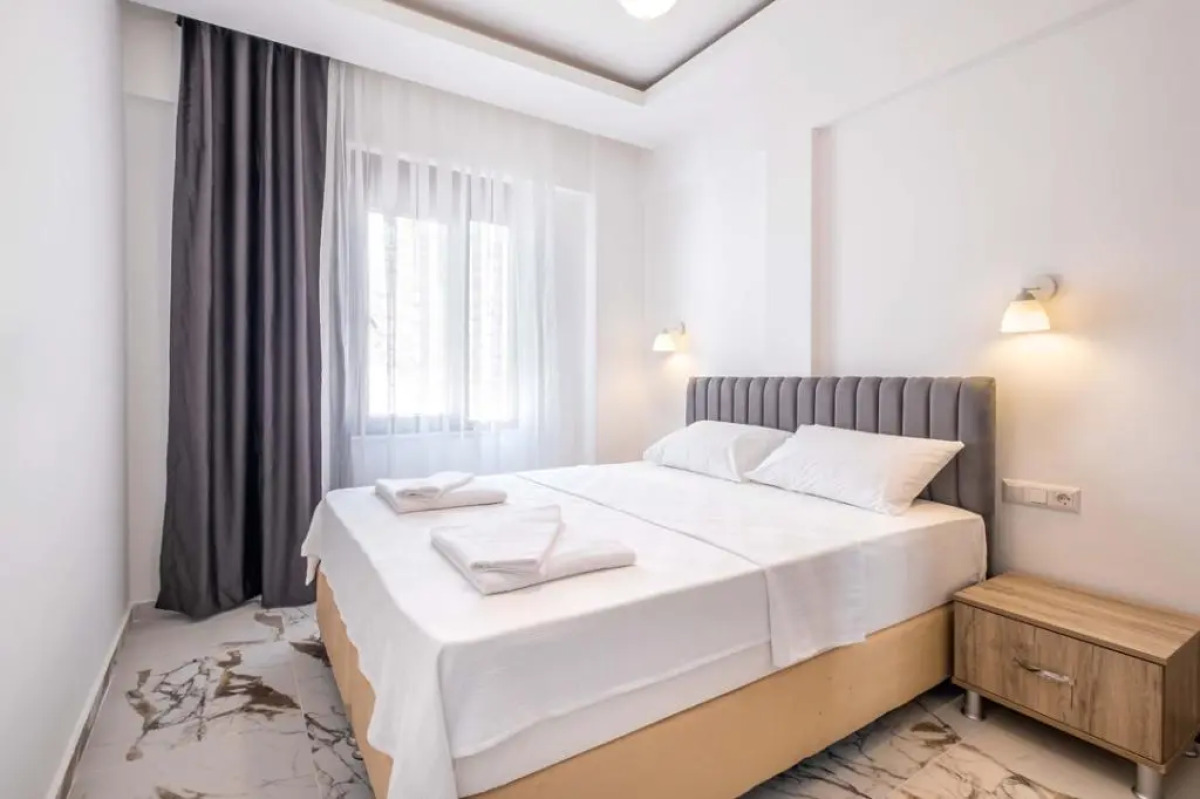 Golden Rose Suit Pension