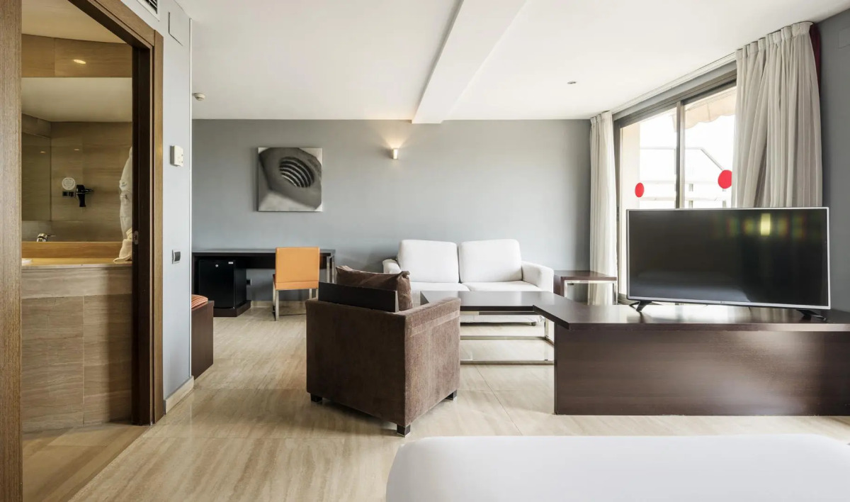 Hotel ILUNION Almirante