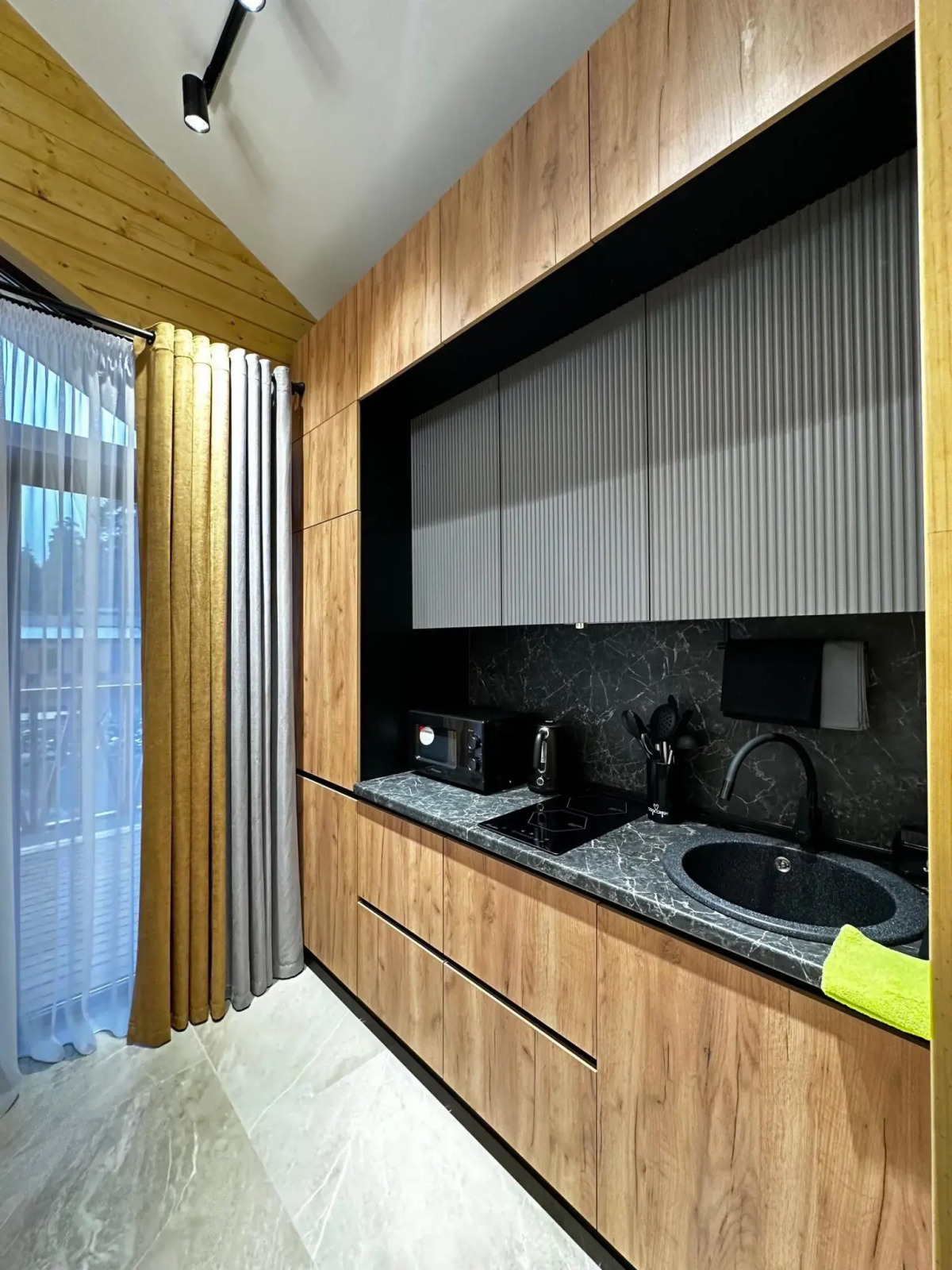 River & House (Ривер Хаус)