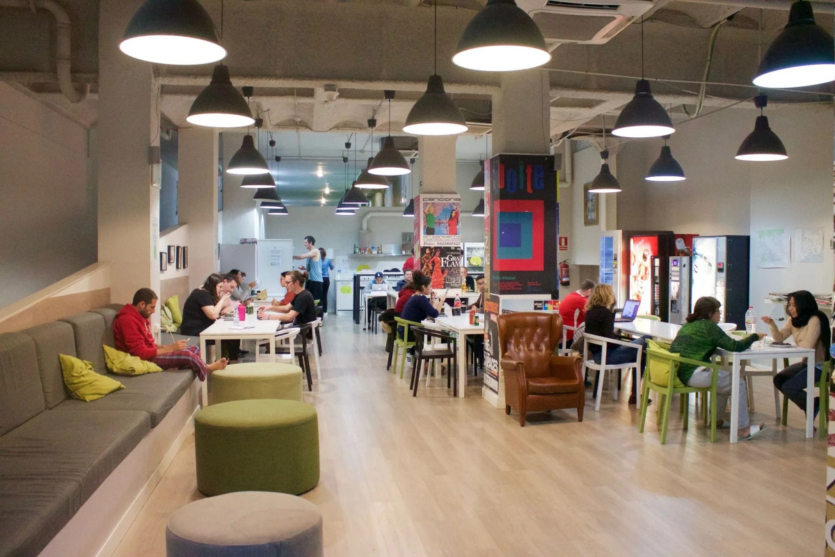 Hola Hostal Eixample - Hostel