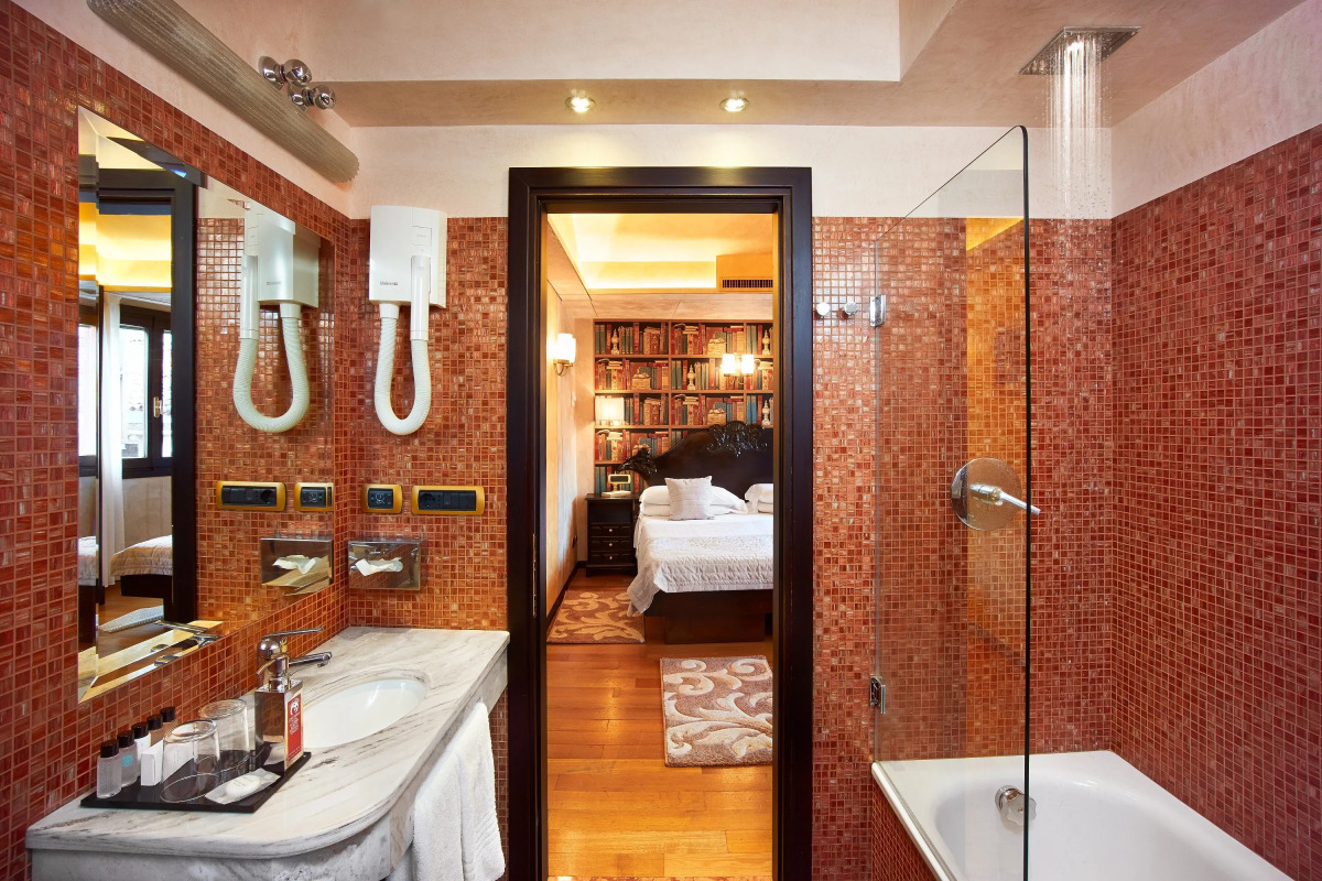 Отель Saturnia & International