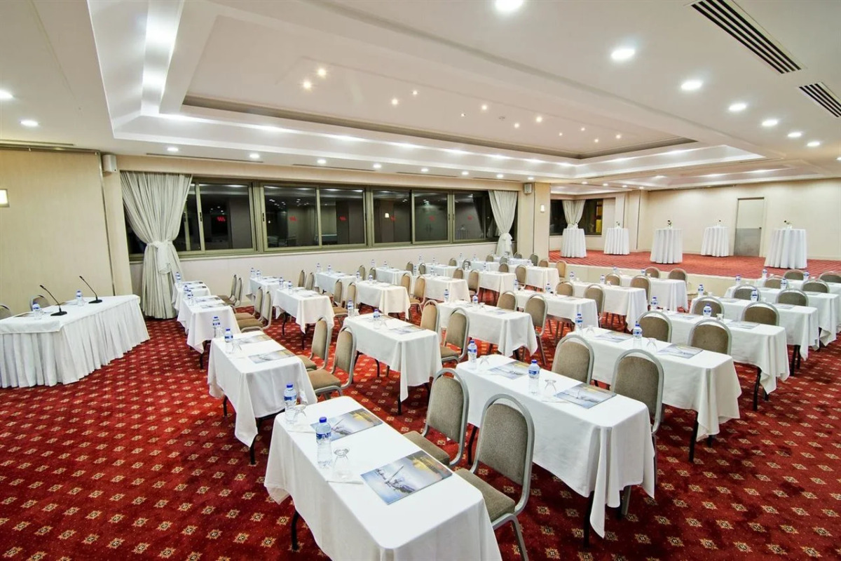 Korumar Deluxe Hotel