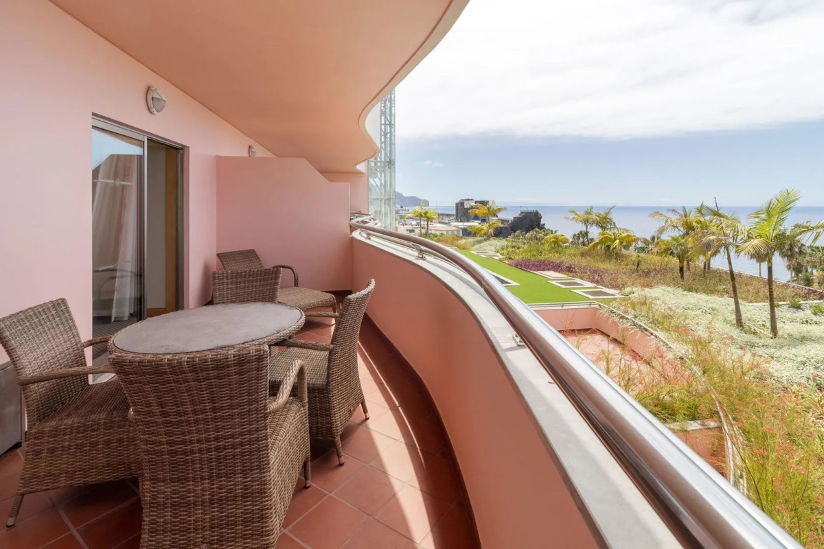 Отель Royal Savoy